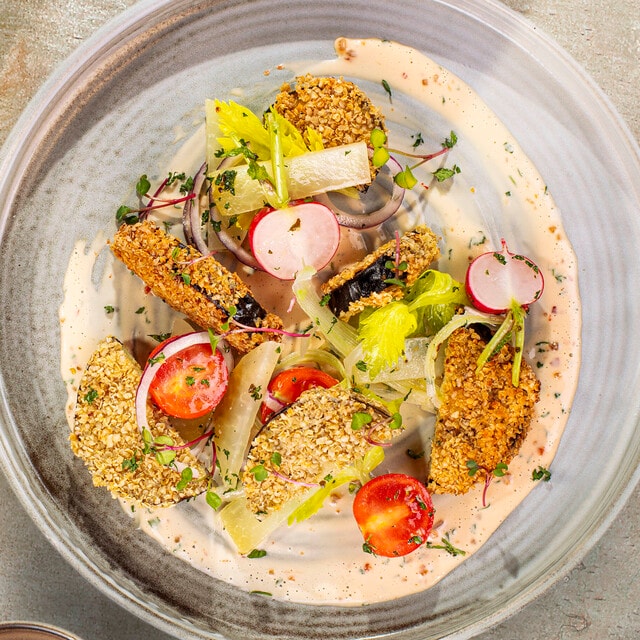 Chrupiące bakłażany w otrębach/ orientalny dressing Chrupiące bakłażany w otrębach/ orientalny dressing
